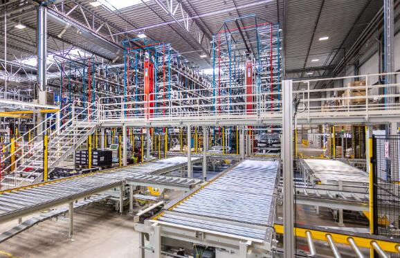 什么是智能提升機？它在倉儲中有什么應用？